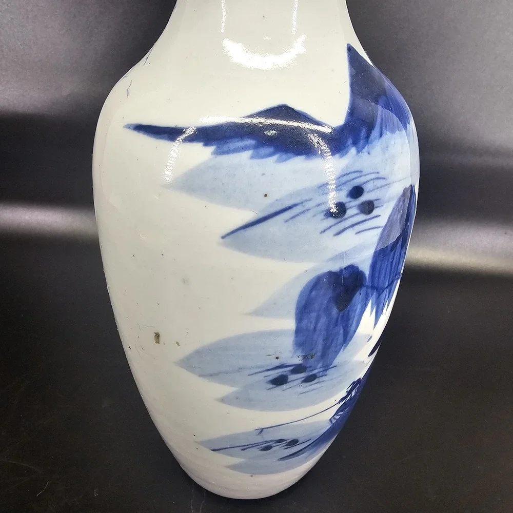 19th Century Japanese blue white vase hand painted decorative